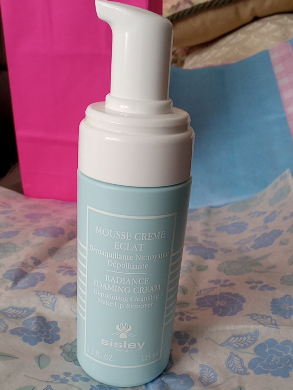 Sisley Radiance Foaming Cream Makeup Remover – Light Blue & White